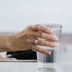 Водный баланс: пьешь по расписанию или слушаешь организм?